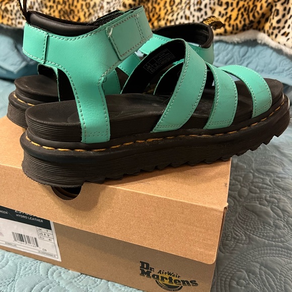 Dr. Martens AirWair Pepperment Green Blaire Women’s Samdals - Picture 2 of 7